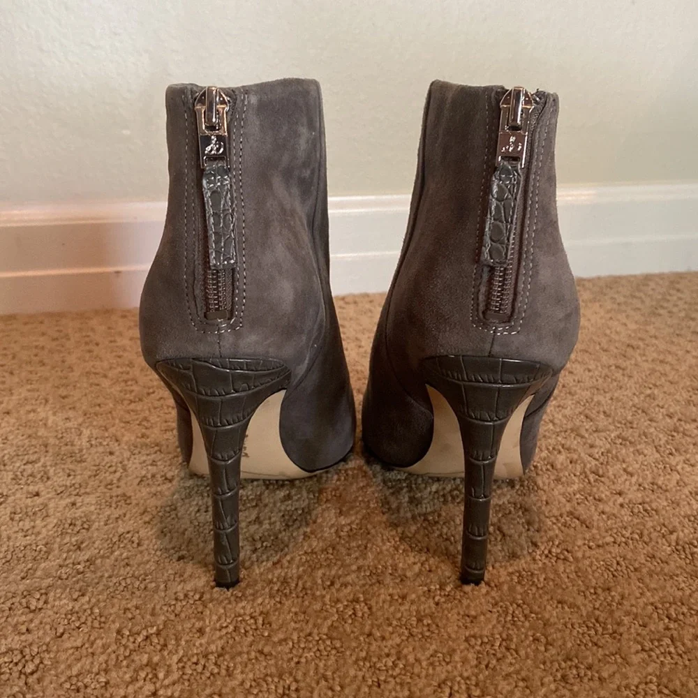 Sam Edelman stiletto ankle bootie. Size 8.
